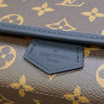 Louis Vuitton Magnetic Messenger M45557 Brown